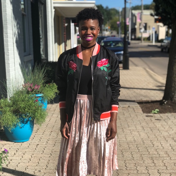 Meet your Posher, Ash - Picture 4 of 4